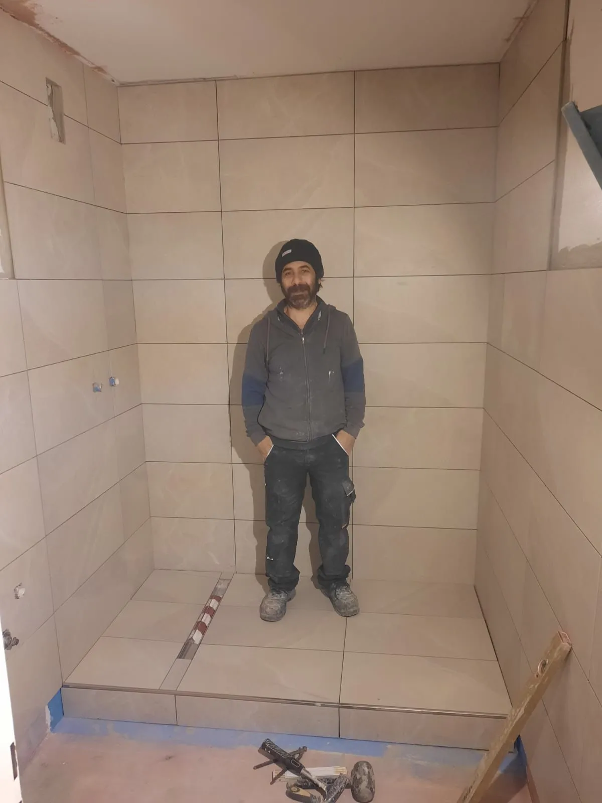Modernes Badezimmer nach der Renovierung